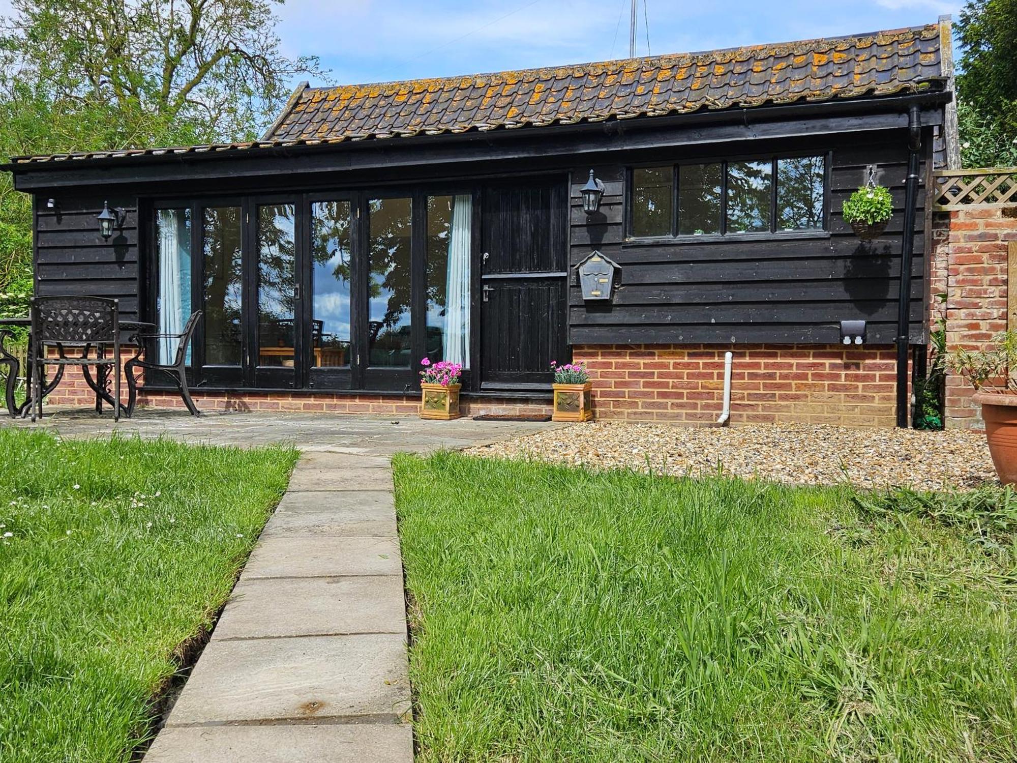 Lovely 1-Bed Cottage In Mendlesham Green Stowmarket Exterior photo